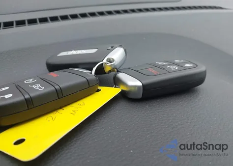 2021 Jeep Grand Cherokee Laredo E 4X4 z USA, uszkodzony, nr VIN 1C4RJFAG2MC600025